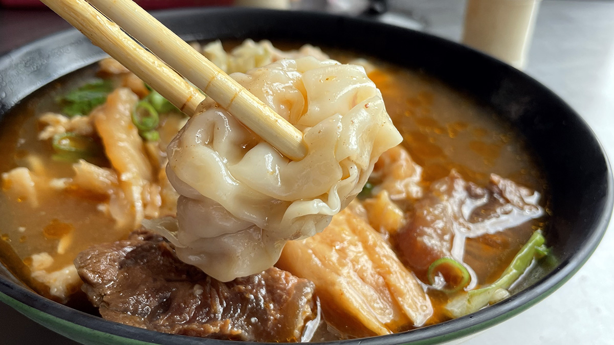 龍華閣川味牛肉麵