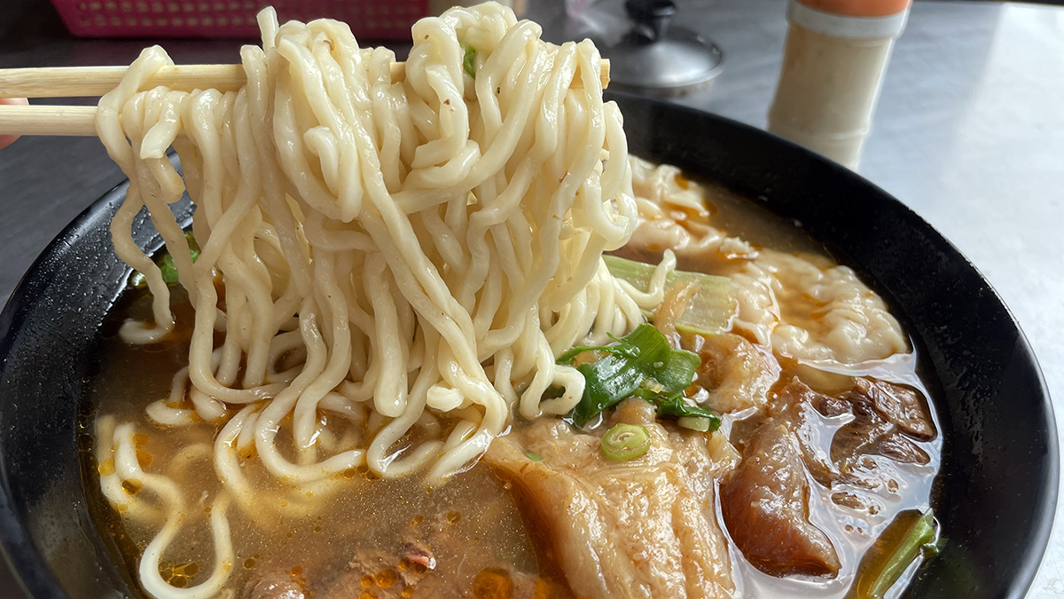 龍華閣川味牛肉麵