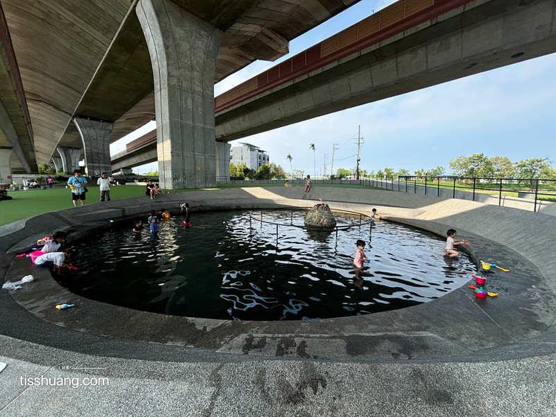 【武淵水火同源親子公園】大碗公磨石子溜滑梯，宜蘭玩水景點推薦