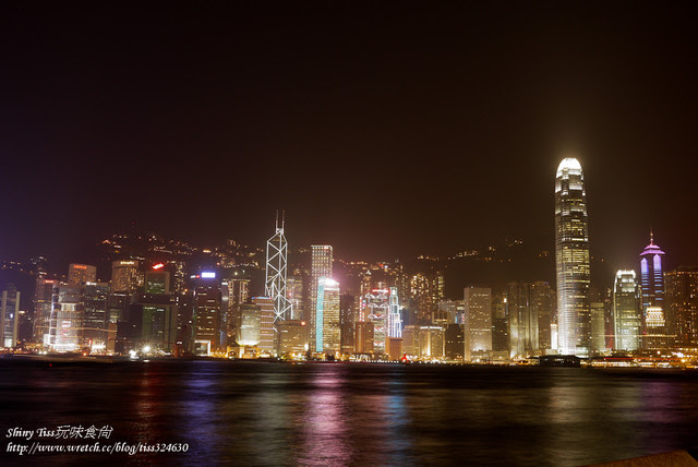 【香港景點推薦】維多利亞港夜景，香港最迷人的城市燈光