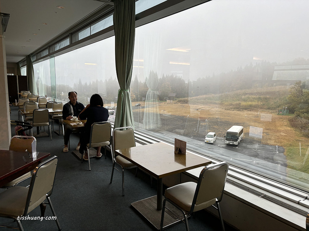 【雫石王子大飯店住宿評價】賞楓到訪心得｜早餐豐富、晚餐普通，但滑雪超熱門！