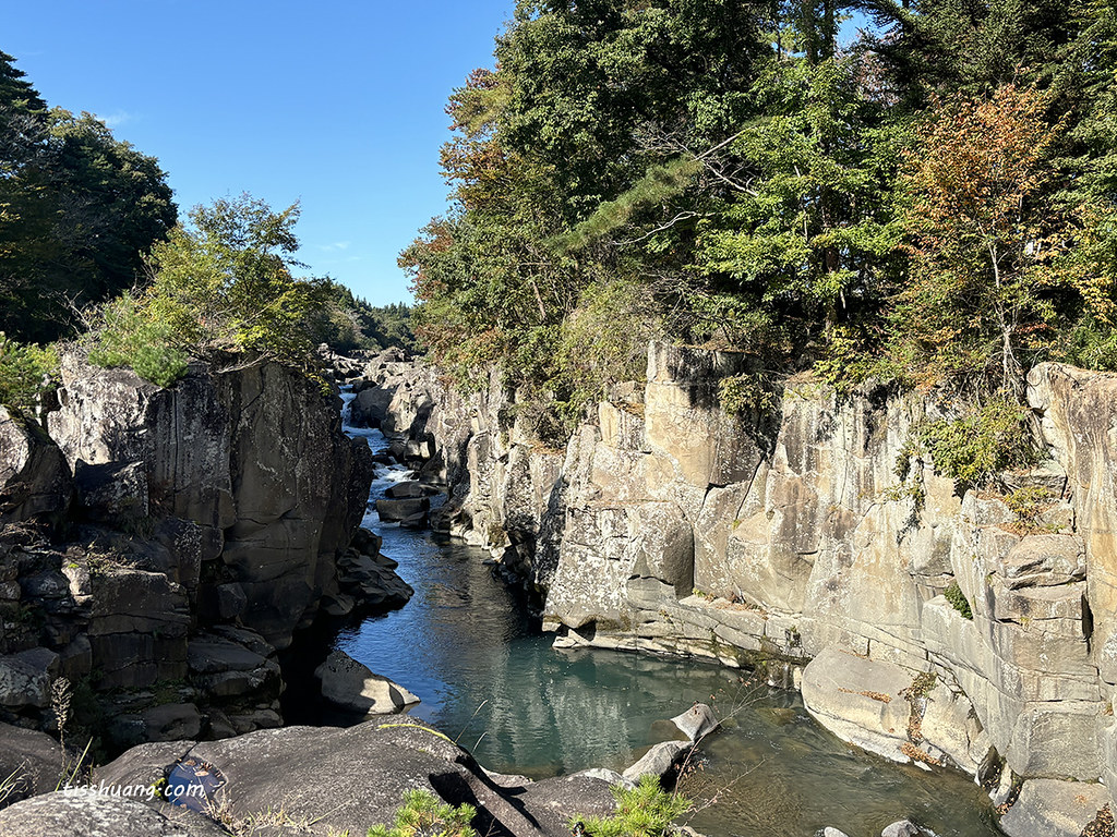 【東北賞楓景點推薦】日本第一美溪：嚴美溪的絕美秋色，大啖「飛天郭公糰子」！