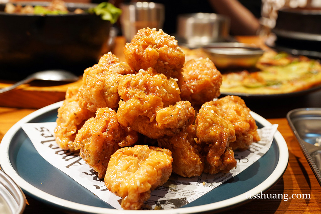 ABV 韓式餐酒館｜新北耶誕城熱門板橋美食推薦！捷運板橋站韓式料理 × 300 種啤酒 × 尾牙跨年聚餐首選