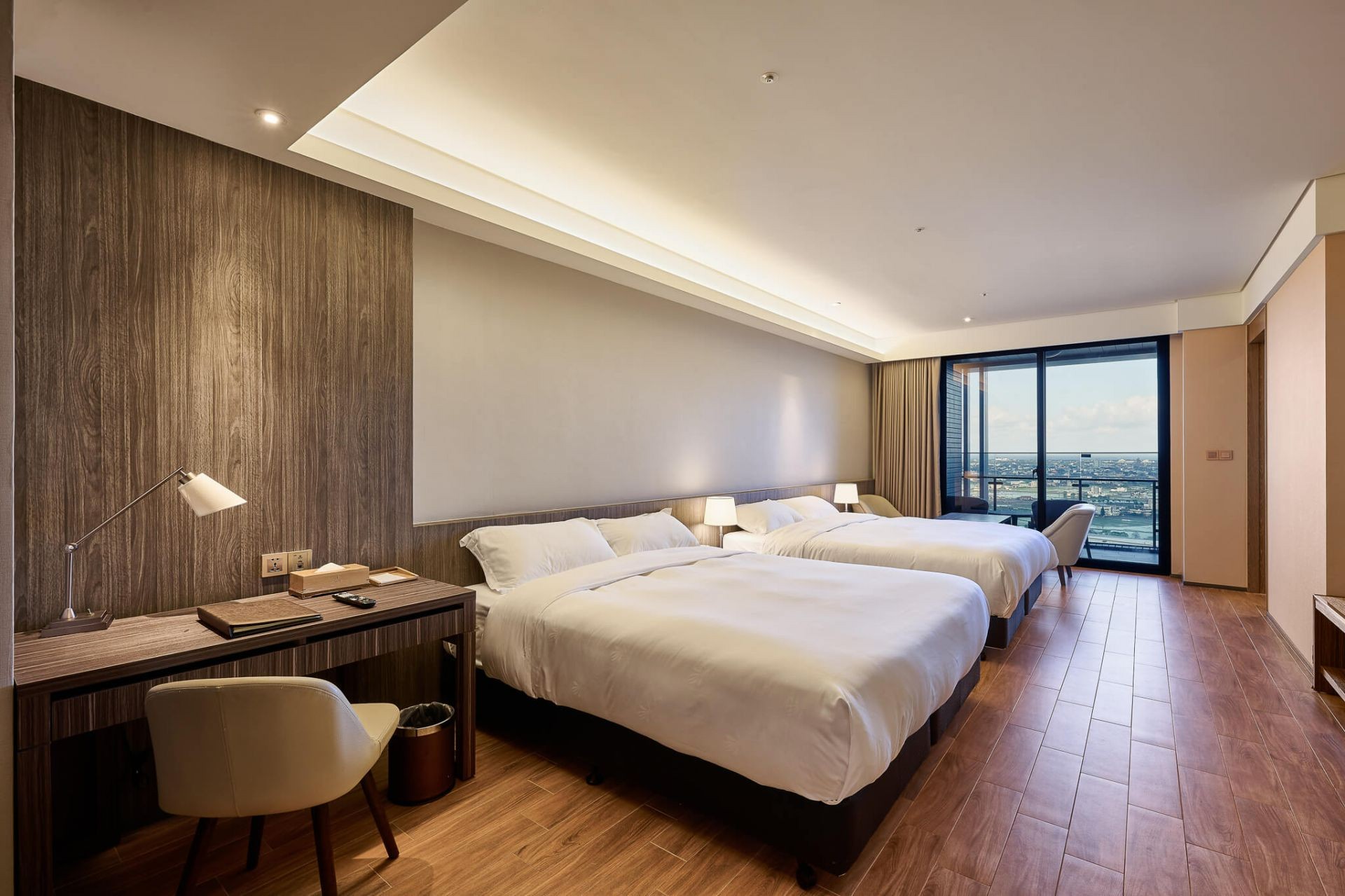 【村却國際溫泉酒店團購】羅東高空夜景飯店！每日限量升等星隅套房含早餐$6000