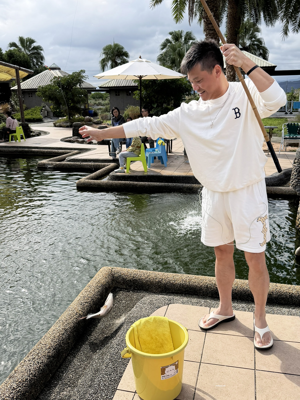 礁溪景點, 宜蘭親子景點, 礁溪親子景點, 輕親魚朵, 輕親魚朵收費 - TISS玩味食尚 宜蘭礁溪親子景點推薦!輕親魚朶生態園區,大塭休閒農場釣魚、抓蝦,孩子玩到不想回家!