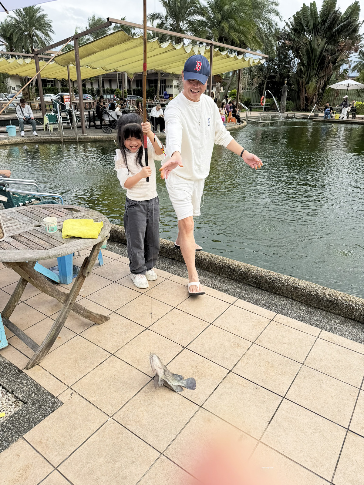 礁溪景點, 宜蘭親子景點, 礁溪親子景點, 輕親魚朵, 輕親魚朵收費 - TISS玩味食尚 宜蘭礁溪親子景點推薦!輕親魚朶生態園區,大塭休閒農場釣魚、抓蝦,孩子玩到不想回家!