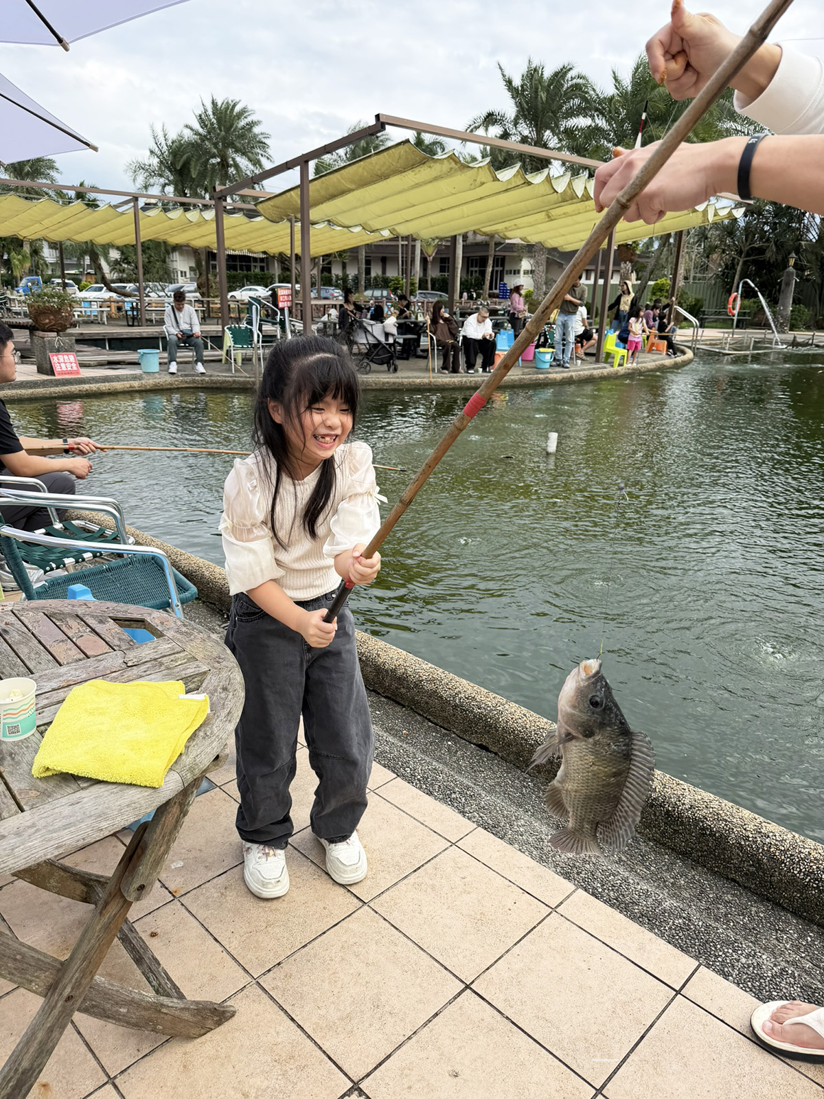 礁溪景點, 宜蘭親子景點, 礁溪親子景點, 輕親魚朵, 輕親魚朵收費 - TISS玩味食尚 宜蘭礁溪親子景點推薦!輕親魚朶生態園區,大塭休閒農場釣魚、抓蝦,孩子玩到不想回家!