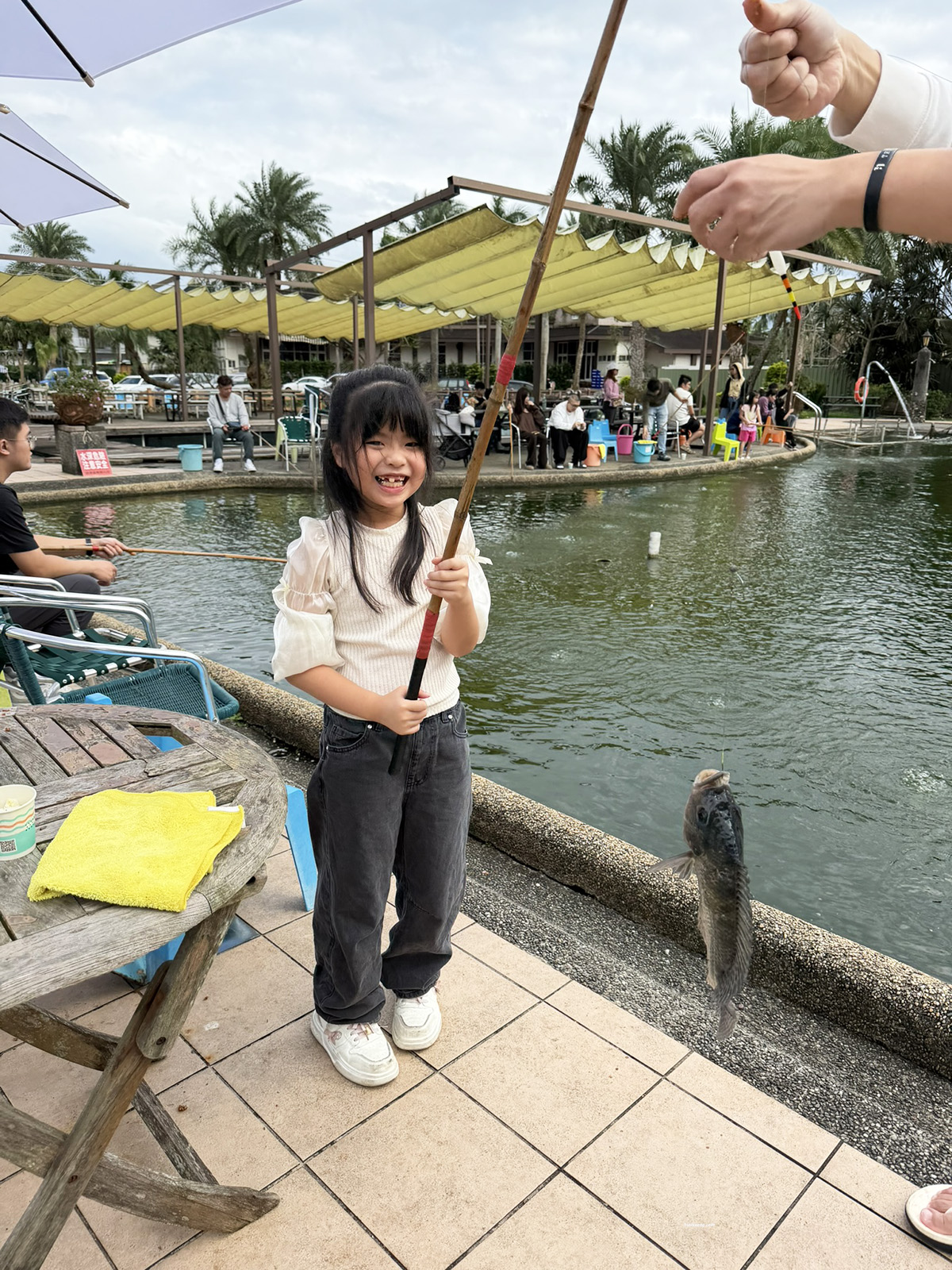 礁溪景點, 宜蘭親子景點, 礁溪親子景點, 輕親魚朵, 輕親魚朵收費 - TISS玩味食尚 宜蘭礁溪親子景點推薦!輕親魚朶生態園區,大塭休閒農場釣魚、抓蝦,孩子玩到不想回家!