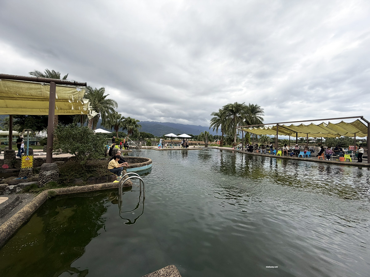 礁溪景點, 宜蘭親子景點, 礁溪親子景點, 輕親魚朵, 輕親魚朵收費 - TISS玩味食尚 宜蘭礁溪親子景點推薦!輕親魚朶生態園區,大塭休閒農場釣魚、抓蝦,孩子玩到不想回家!