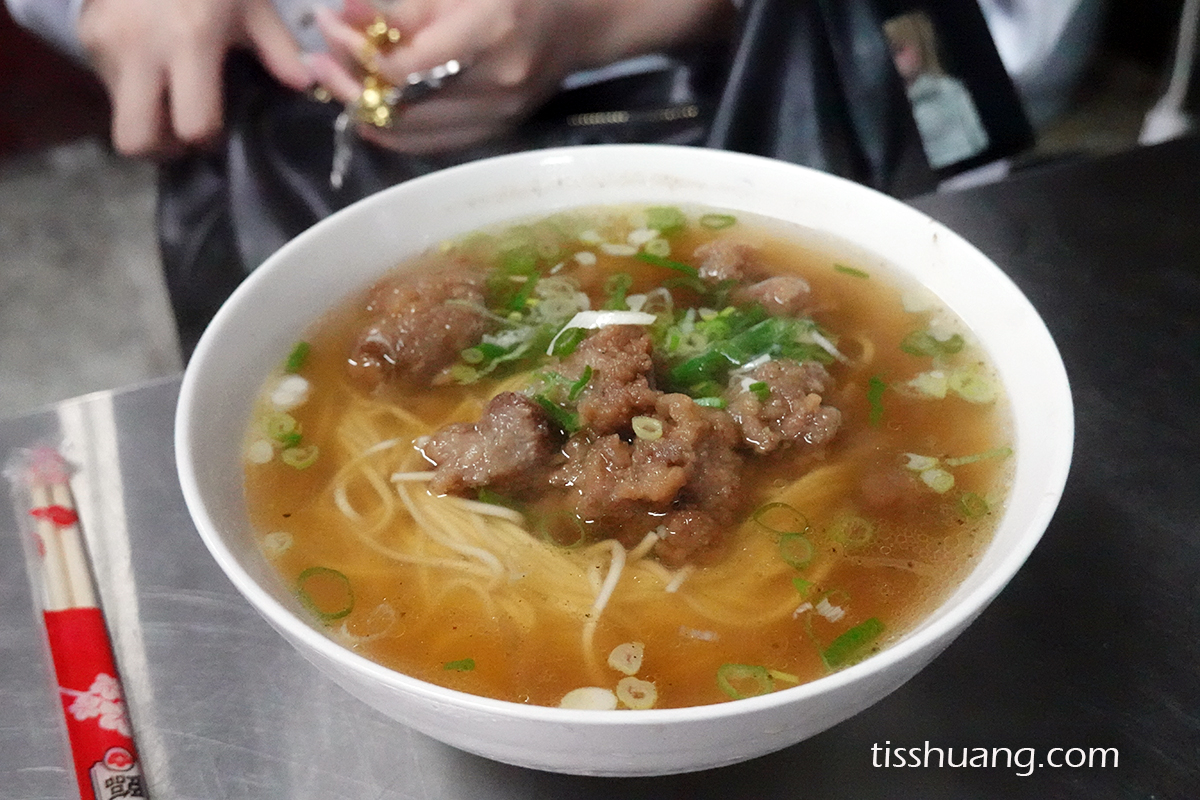 宜蘭美食, 宜蘭炸醬麵, 農權路炸醬麵, 宜蘭炸醬麵三兄弟, 宜蘭市美食 - TISS玩味食尚 羅東農權路炸醬麵|在地人都知道的三兄弟炸醬麵之一,價格佛心、份量爆多,排骨酥讓人一吃驚豔