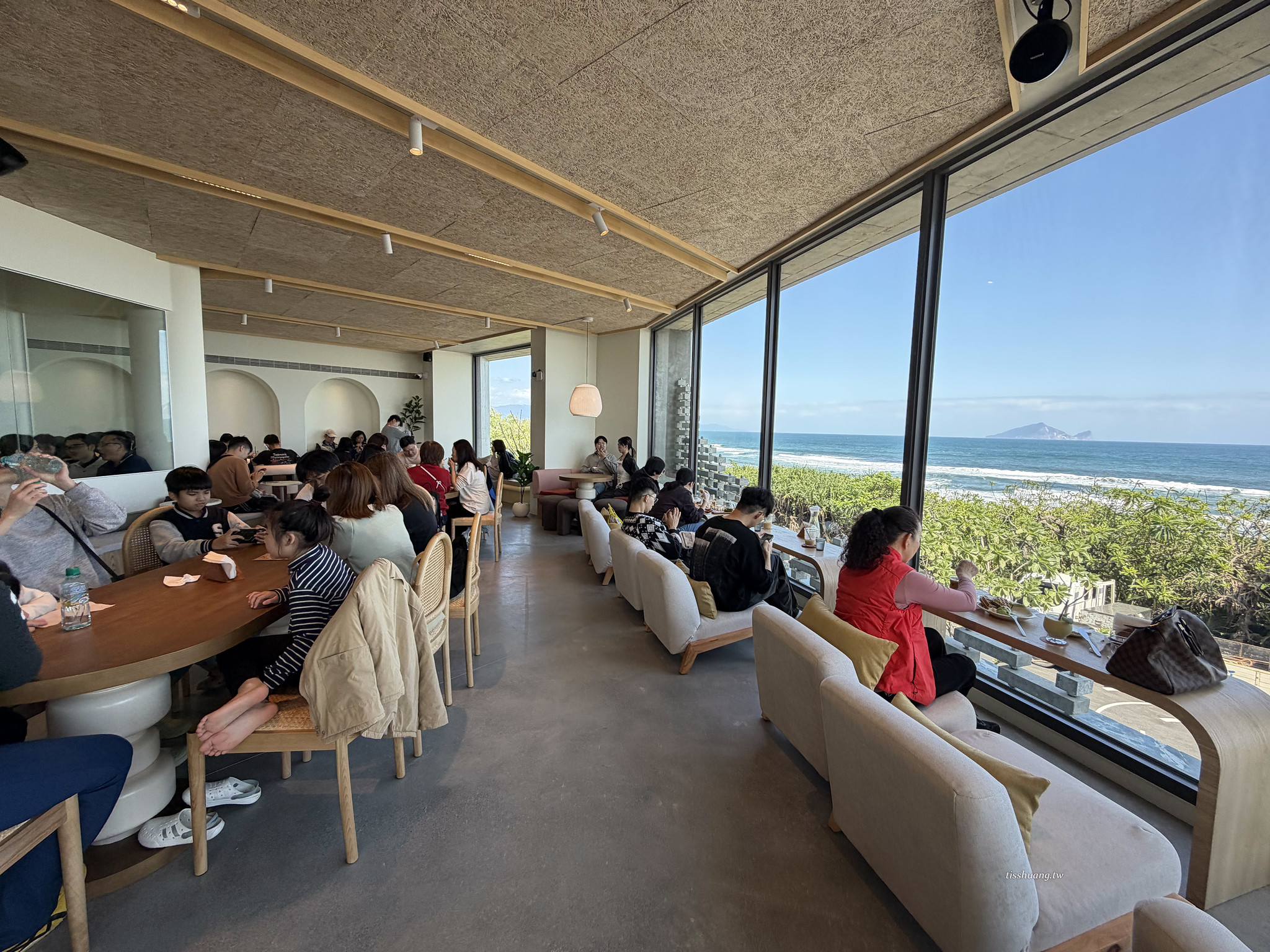 宜蘭最新景點2026｜等日初海景咖啡廳，宜蘭壯圍看日出、騎單車、眺望龜山島全攻略